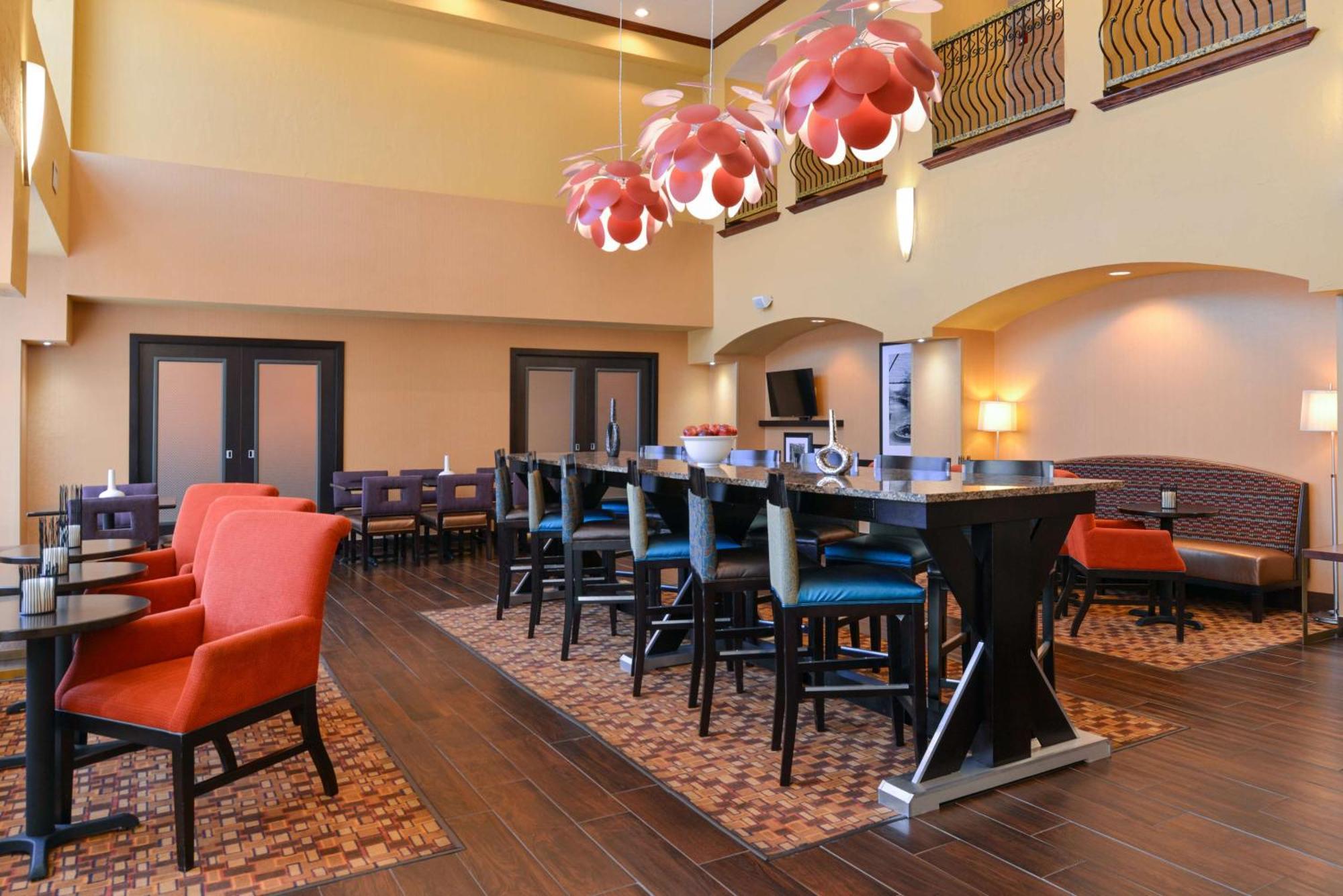 Hampton Inn & Suites Albuquerque-Coors Road Exterior photo
